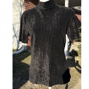 Chic Black Ribbed Women's Short Sleeve Top